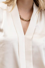 Load image into Gallery viewer, Blu Pepper - SATIN COLLARED SLEEVELESS BLOUSE: CHAMPAGNE ///