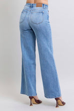 Load image into Gallery viewer, Judy Blue Jeans - High Waisted Vintage Wash Retro Wide Leg: MD / 7(28)///