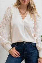Load image into Gallery viewer, Blu Pepper - V NECK BACK BUTTONED SHEER PLAID LONG SLEEVE BLOUS: HUNTER GREEN///