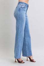 Load image into Gallery viewer, Judy Blue Jeans - High Waisted Vintage Wash Retro Wide Leg: MD / 7(28)///