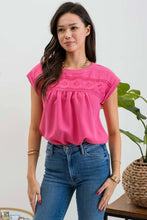 Load image into Gallery viewer, Blu Pepper - FLORAL EYELET LACE TRIM BACK BUTTON TOP: DUSTY PINK///