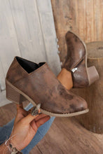 Load image into Gallery viewer, 1 the Woman - Tulip Opening Suede Ankle Boots: Coffee / (US 9.5)41 ///