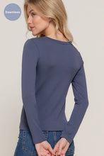 Load image into Gallery viewer, Active Basic | Active USA - Long Sleeve Crew Neck Inner Fur Seamless Top: ///WHT-white / S/M