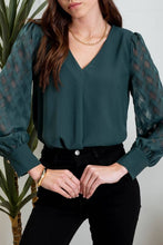 Load image into Gallery viewer, Blu Pepper - V NECK BACK BUTTONED SHEER PLAID LONG SLEEVE BLOUS: HUNTER GREEN///