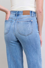 Load image into Gallery viewer, Judy Blue Jeans - High Waisted Vintage Wash Retro Wide Leg: MD / 7(28)///