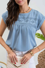 Load image into Gallery viewer, Blu Pepper - FLORAL EYELET LACE TRIM BACK BUTTON TOP: DUSTY PINK///