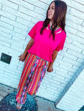 Load image into Gallery viewer, Merigold Kiss - MK073 Missing Piece Cutout V-Neck Tee - 7 Colors: Pink / XL///