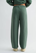 Load image into Gallery viewer, Mono B - Malibu Wide-Leg Fleece Pants: ELDERGREEN / S:M:L (2:2:2)