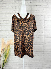 Load image into Gallery viewer, Merigold Kiss - MK073 Missing Piece Cutout V-Neck Tee - 7 Colors: Pink / XL///