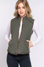 Load image into Gallery viewer, 42POPS - ',,,....SLIM FIT SUEDE PIPING QUILTED PADDING VEST: RED-red-185553 / M