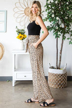 Load image into Gallery viewer, HEIMISH - EP6700-10 ANIMAL CASUAL PANTS: 2-2-2 (S-M-L) / BLACK/KHAKI///