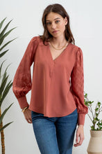Load image into Gallery viewer, Blu Pepper - V NECK BACK BUTTONED SHEER PLAID LONG SLEEVE BLOUS: HUNTER GREEN///