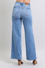 Load image into Gallery viewer, Judy Blue Jeans - High Waisted Vintage Wash Retro Wide Leg: MD / 7(28)///