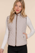 Load image into Gallery viewer, 42POPS - ',,,....SLIM FIT SUEDE PIPING QUILTED PADDING VEST: RED-red-185553 / S