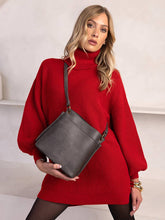 Load image into Gallery viewer, Jen &amp; Co. - Sutton Distressed 3 Compartment Crossbody | M2856: Black
