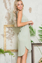 Load image into Gallery viewer, Burgundy Apparel - SLEEVELESS HI-LOW DRESS: BLACK / L ///