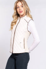 Load image into Gallery viewer, 42POPS - ',,,....SLIM FIT SUEDE PIPING QUILTED PADDING VEST: RED-red-185553 / M