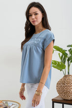 Load image into Gallery viewer, Blu Pepper - FLORAL EYELET LACE TRIM BACK BUTTON TOP: DUSTY PINK///