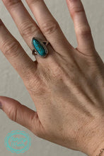 Load image into Gallery viewer, THE TURQUOISE STONE RING ***