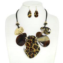 Load image into Gallery viewer, IRREGULAR OVAL ACETATE BIB NECKLACE SET ###