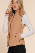 Load image into Gallery viewer, Active Basic | Active USA - Suede Piping Detail Rib Quilted Padding Vest:/// OLV-olive oil / S