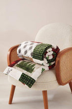 Load image into Gallery viewer, Duke Imports - "Country Lodge Patchwork" Footed Flannel Throw 50"x70" ///