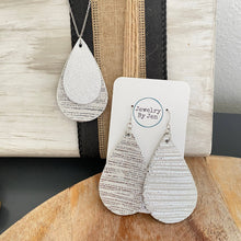 Load image into Gallery viewer, Jewelry By Jen - Necklace: Silver &amp; Taupe Stripe ///