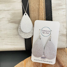 Load image into Gallery viewer, Jewelry By Jen - Necklace: Silver &amp; Taupe Stripe ///