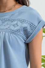 Load image into Gallery viewer, Blu Pepper - FLORAL EYELET LACE TRIM BACK BUTTON TOP: DUSTY PINK///