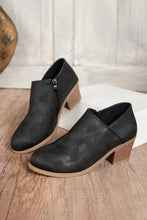Load image into Gallery viewer, 1 the Woman - Tulip Opening Suede Ankle Boots: Coffee / (US 6)37 ///