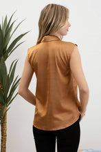 Load image into Gallery viewer, Blu Pepper - SATIN COLLARED SLEEVELESS BLOUSE: CHAMPAGNE ///
