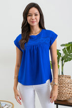 Load image into Gallery viewer, Blu Pepper - FLORAL EYELET LACE TRIM BACK BUTTON TOP: DUSTY PINK///