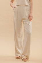 Load image into Gallery viewer, Blu Pepper - HIGH WAIST WIDE LEG PLEATED LINEN PANTS: LIGHT OLIVE