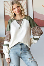 Load image into Gallery viewer, 7th Ray - Color Block Raglan Sleeve V Stitch  Long Sleeve Top T5812: Cream/Burgundy/// / S