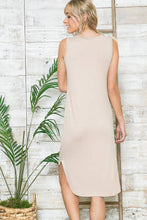 Load image into Gallery viewer, Burgundy Apparel - SLEEVELESS HI-LOW DRESS: BLACK / L ///