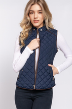 Load image into Gallery viewer, 42POPS - ',,,....SLIM FIT SUEDE PIPING QUILTED PADDING VEST: RED-red-185553 / S