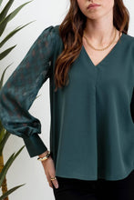 Load image into Gallery viewer, Blu Pepper - V NECK BACK BUTTONED SHEER PLAID LONG SLEEVE BLOUS: HUNTER GREEN///