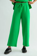 Load image into Gallery viewer, Mono B - Malibu Wide-Leg Fleece Pants: ELDERGREEN / S:M:L (2:2:2)