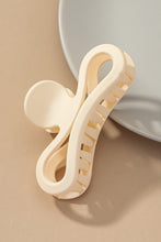 Load image into Gallery viewer, Matte finish curve shape jumbo hair claw clip **