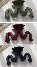Load image into Gallery viewer, Squiggle Hair Claw Clips