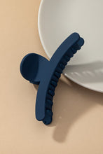 Load image into Gallery viewer, Matte finish curve shape jumbo hair claw clip **